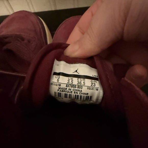 Jordan 3 Bordeaux Women’s Size 6 - Picture 4 of 5